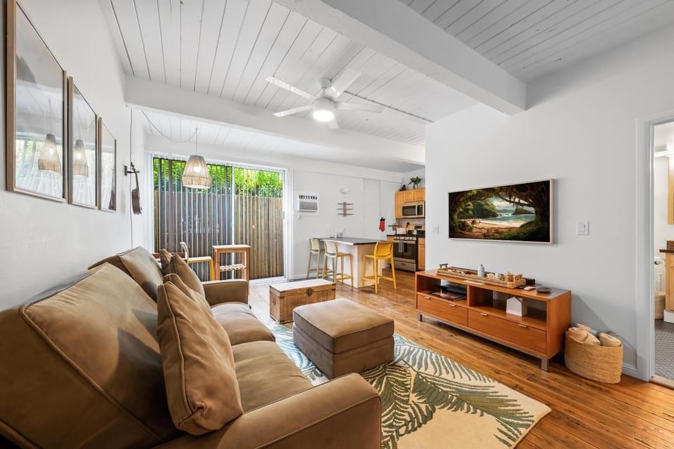 Condo, 1 Bedroom | Living area | Smart TV