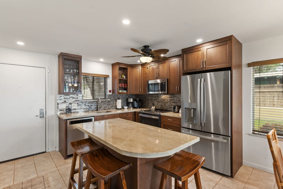 Condo, 2 Bedrooms | Private kitchen | Coffee/tea maker, fridge, oven, toaster