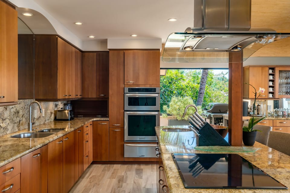 Condo, 4 Bedrooms | Private kitchen | Coffee/tea maker, fridge, oven, toaster
