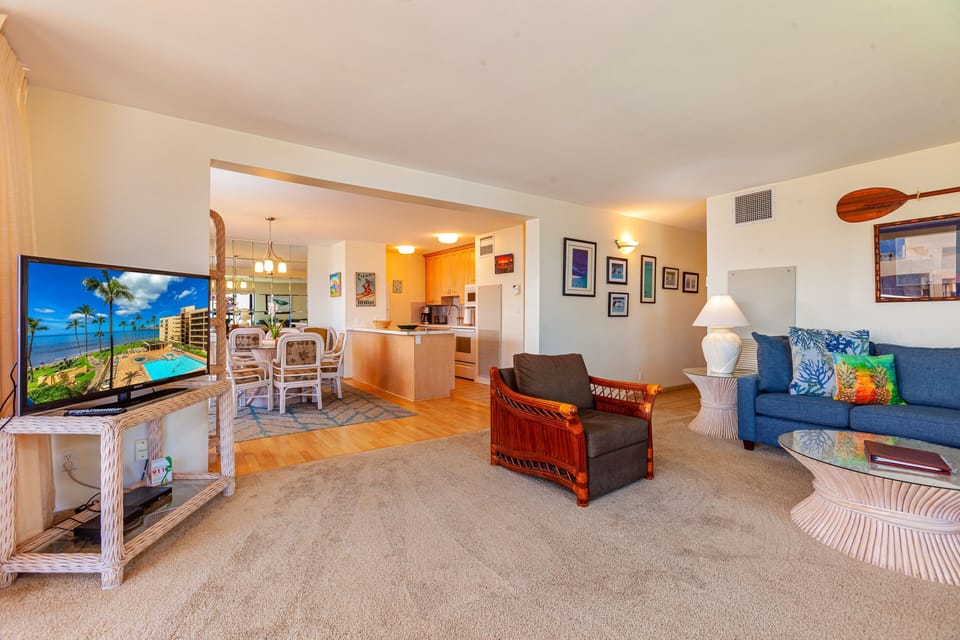 Condo, 2 Bedrooms | Living area
