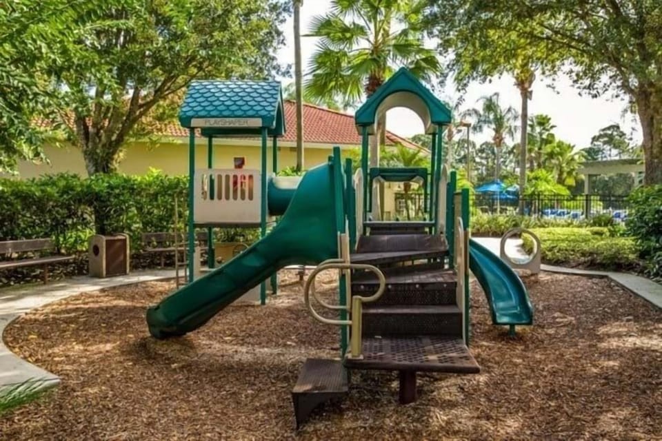 Sunshine Villa 5 Bedroom Villa by RedAwning House in Osceola County