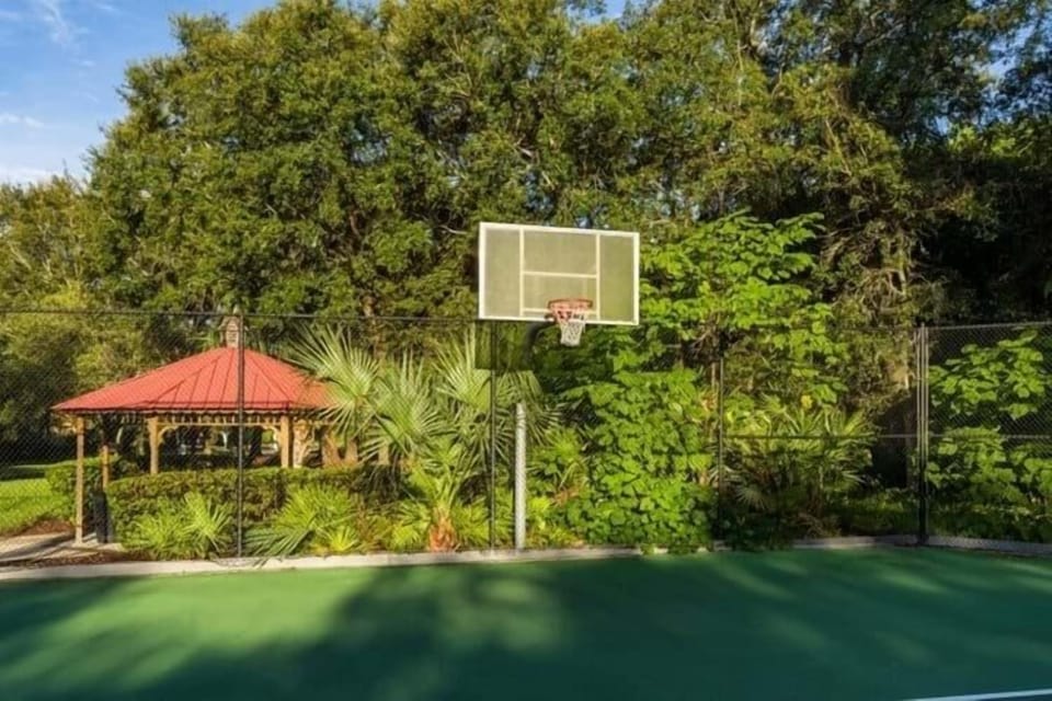 Sunshine Villa 5 Bedroom Villa by RedAwning House in Osceola County