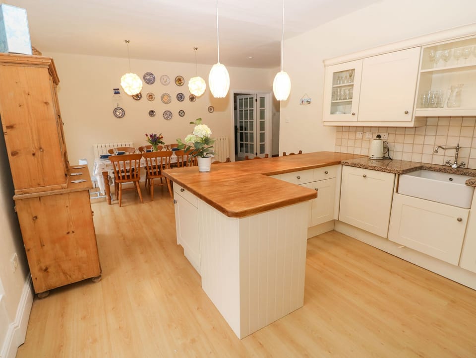 Fridge, dishwasher, electric kettle, toaster