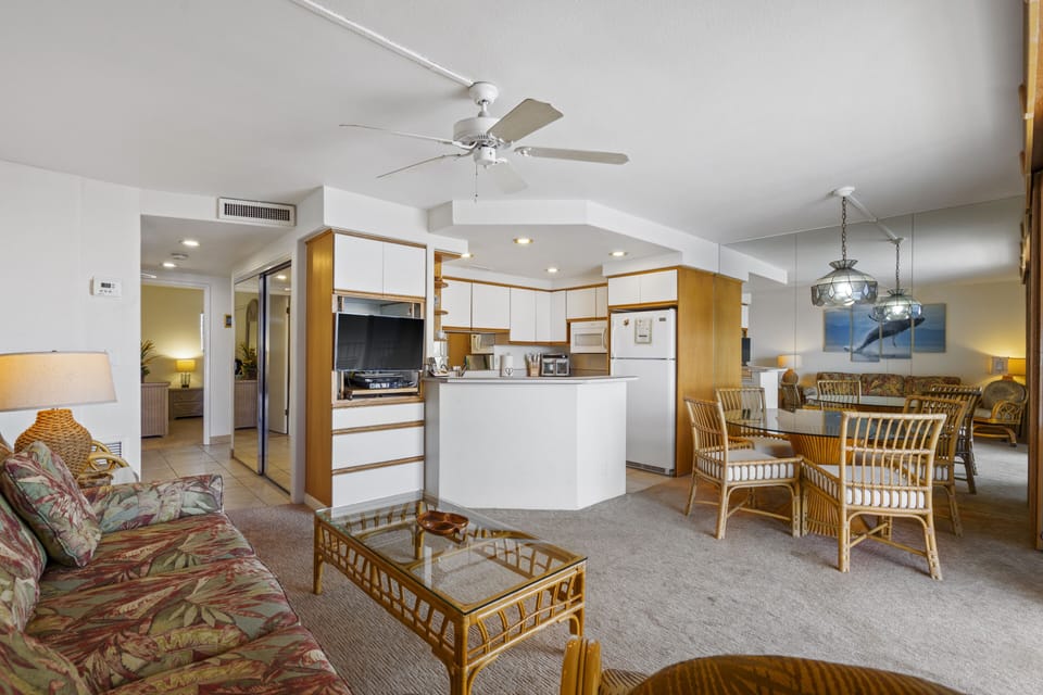 Condo, 1 Bedroom | Living area