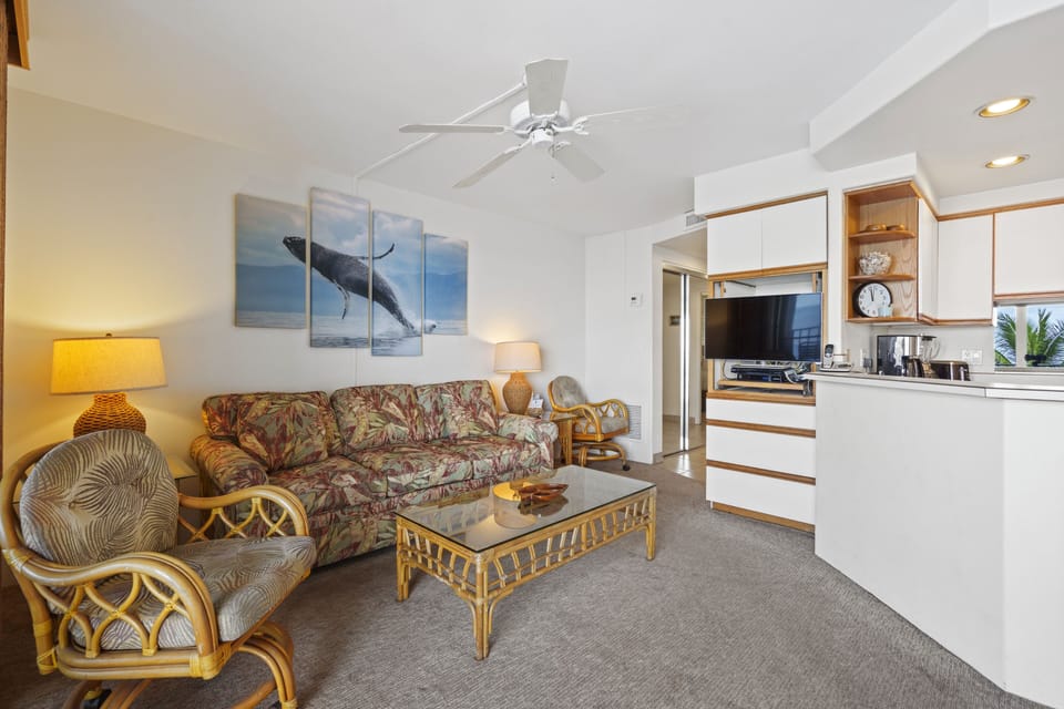 Condo, 1 Bedroom | Living area