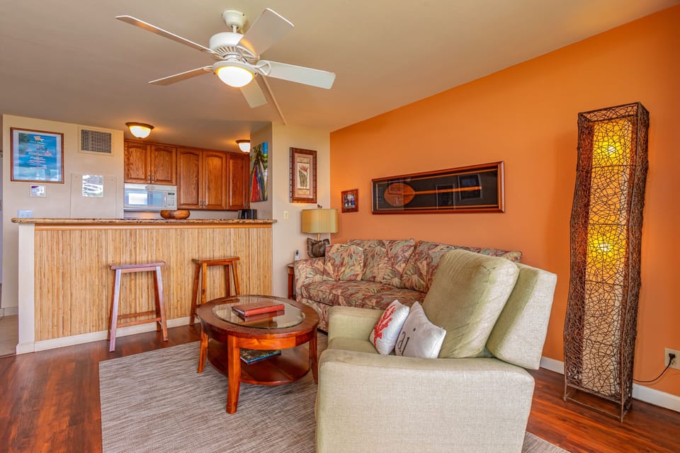 Condo, 1 Bedroom | Living area