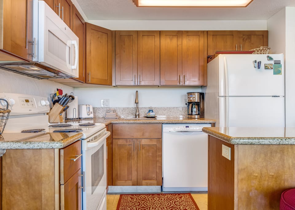 Condo, 1 Bedroom | Private kitchen | Coffee/tea maker, fridge, oven, toaster