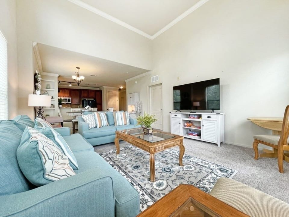 Condo, 3 Bedrooms | Living area