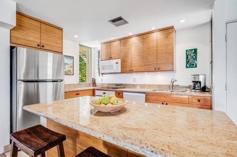 Condo, 1 Bedroom | Private kitchen | Coffee/tea maker, fridge, oven, toaster