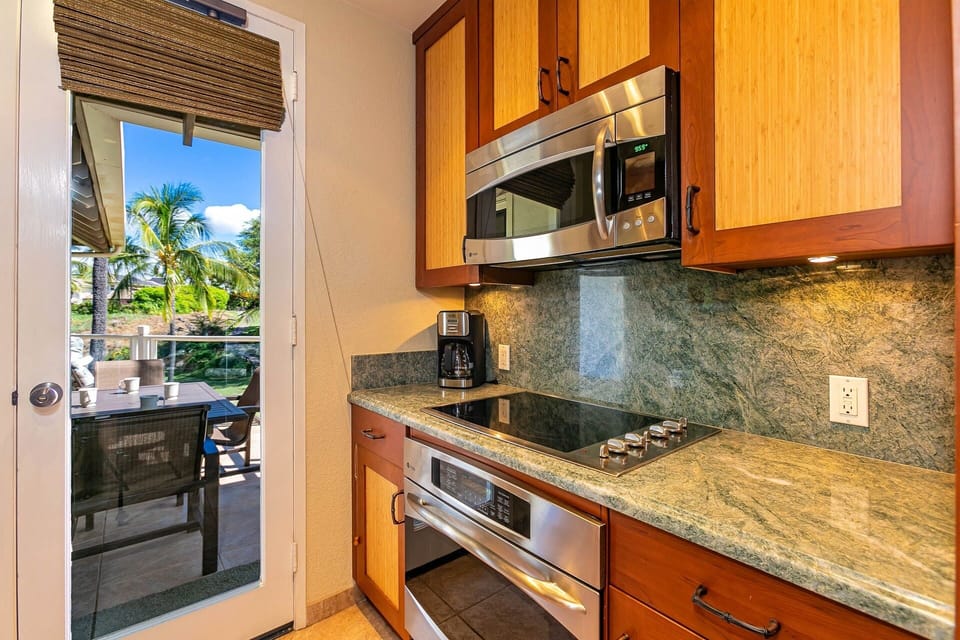 Condo, 3 Bedrooms | Private kitchen