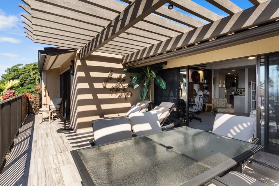 Condo, 2 Bedrooms | Outdoor dining