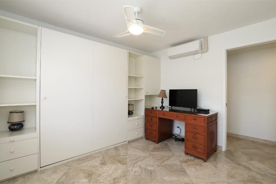 Condo, 3 Bedrooms | Interior