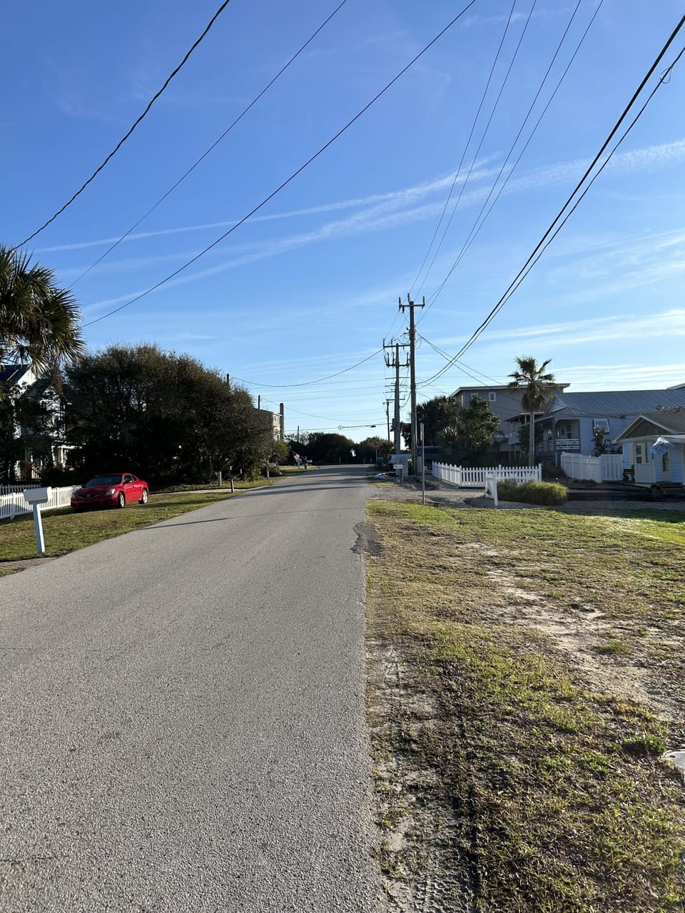 Short 1-minute walk to public beach access 