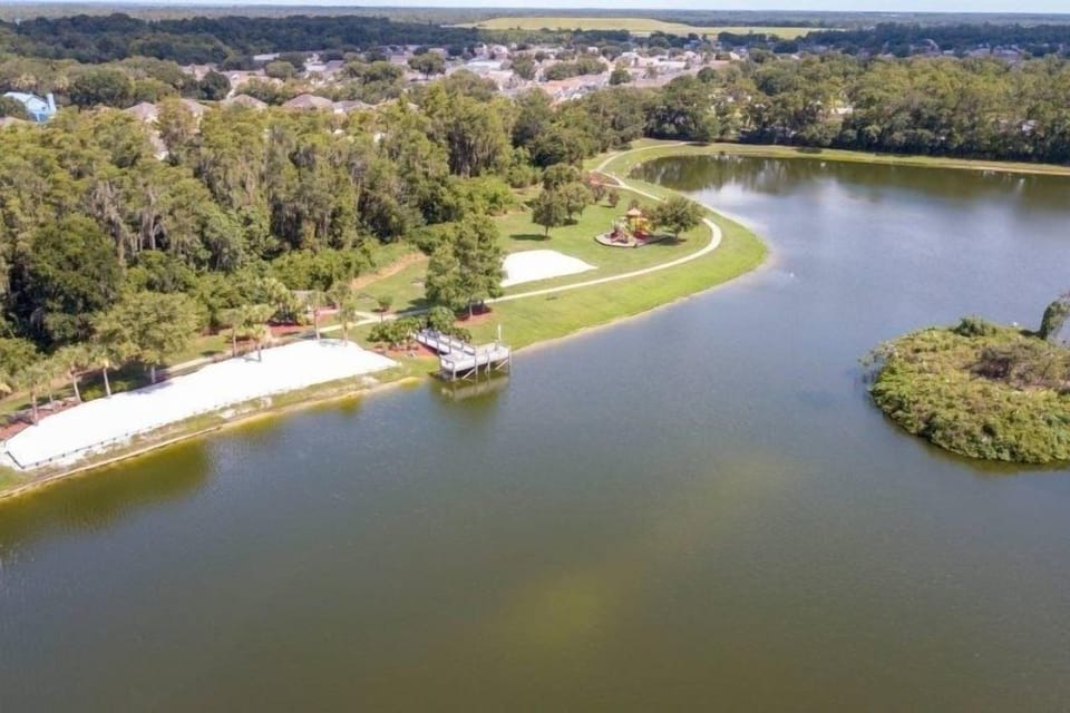 House, 5 Bedrooms | Property grounds