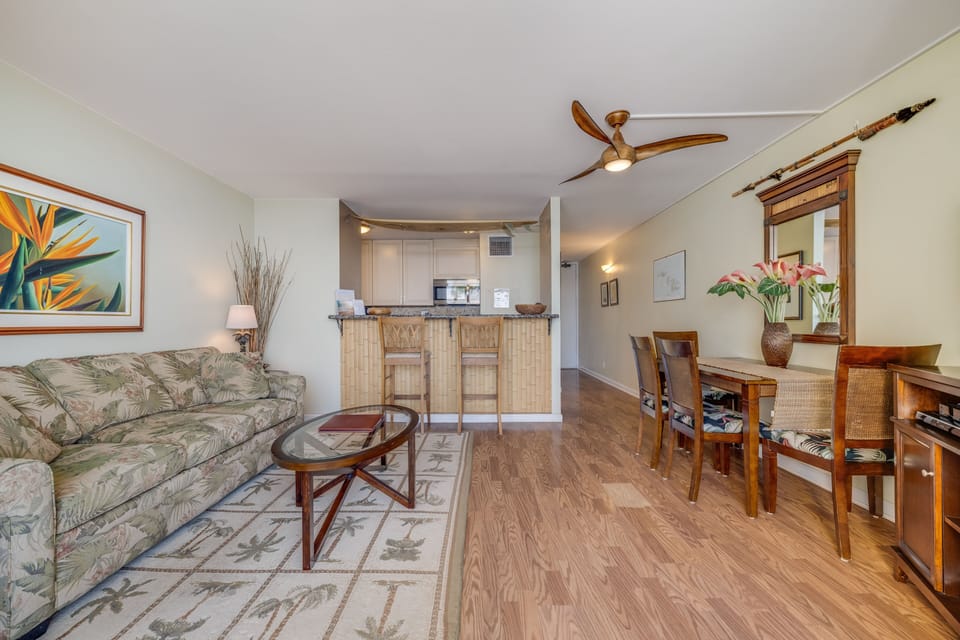 Condo, 1 Bedroom | Living area