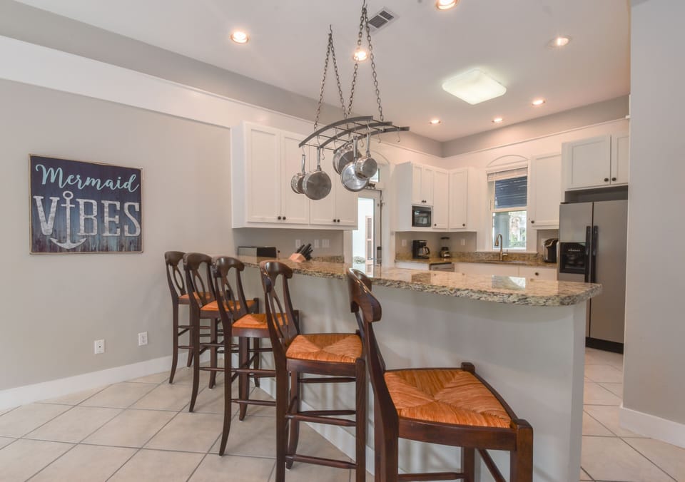 Griffins Getaway- Breakfast Bar