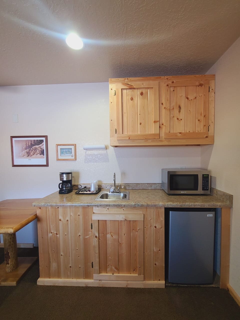 Single Room, 1 King Bed with Sofa bed | Private kitchenette | Coffee/tea maker