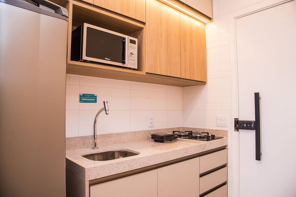 Studio | Private kitchen | Full-size fridge, microwave, stovetop, cookware/dishes/utensils