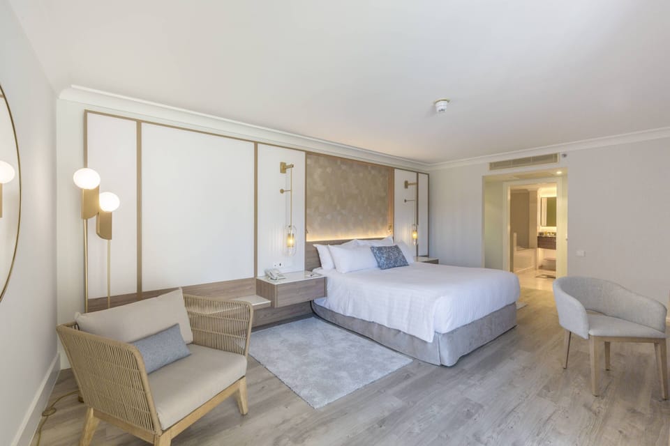Standard Suite, 1 King Bed with Sofa bed, Balcony (View) | Exterior