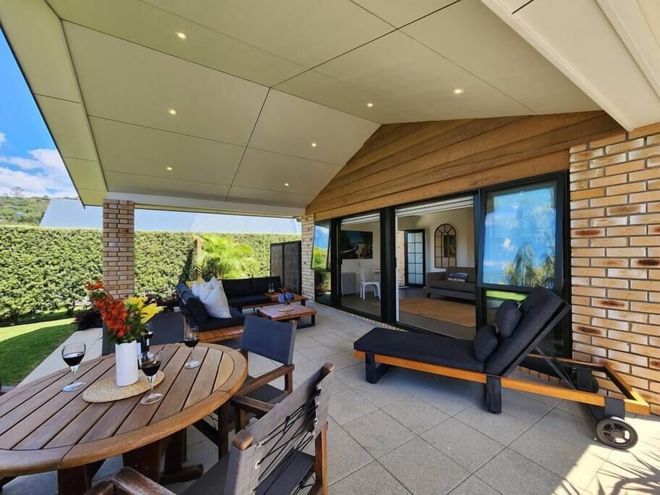 Hahei Garden Sanctuary Outdoor Lounge (2)