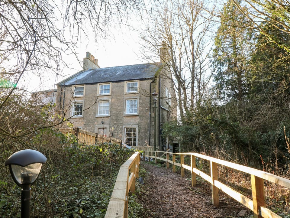 Cottage | Property grounds