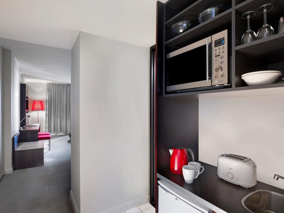 Studio Suite | In-room safe, desk, iron/ironing board, cribs/infant beds