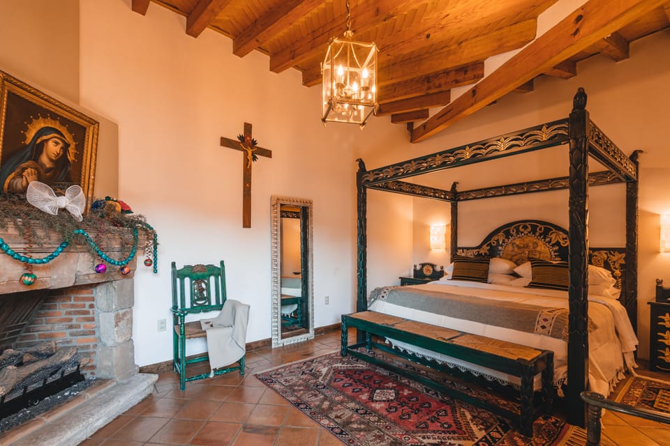 Deluxe Suite (1) | In-room safe, iron/ironing board, free WiFi, bed sheets