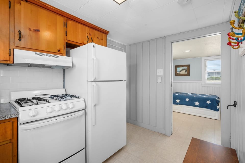 Fridge and stove