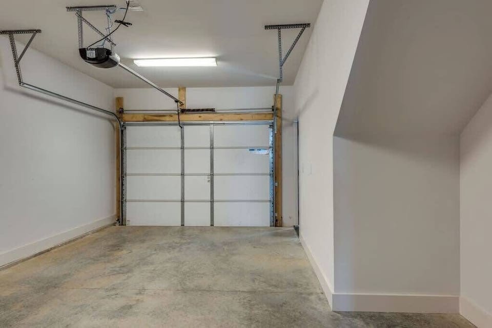 Worry-free travel: Private attached garage parking for one vehicle—a rare, stress-free find in the heart of Nashville.