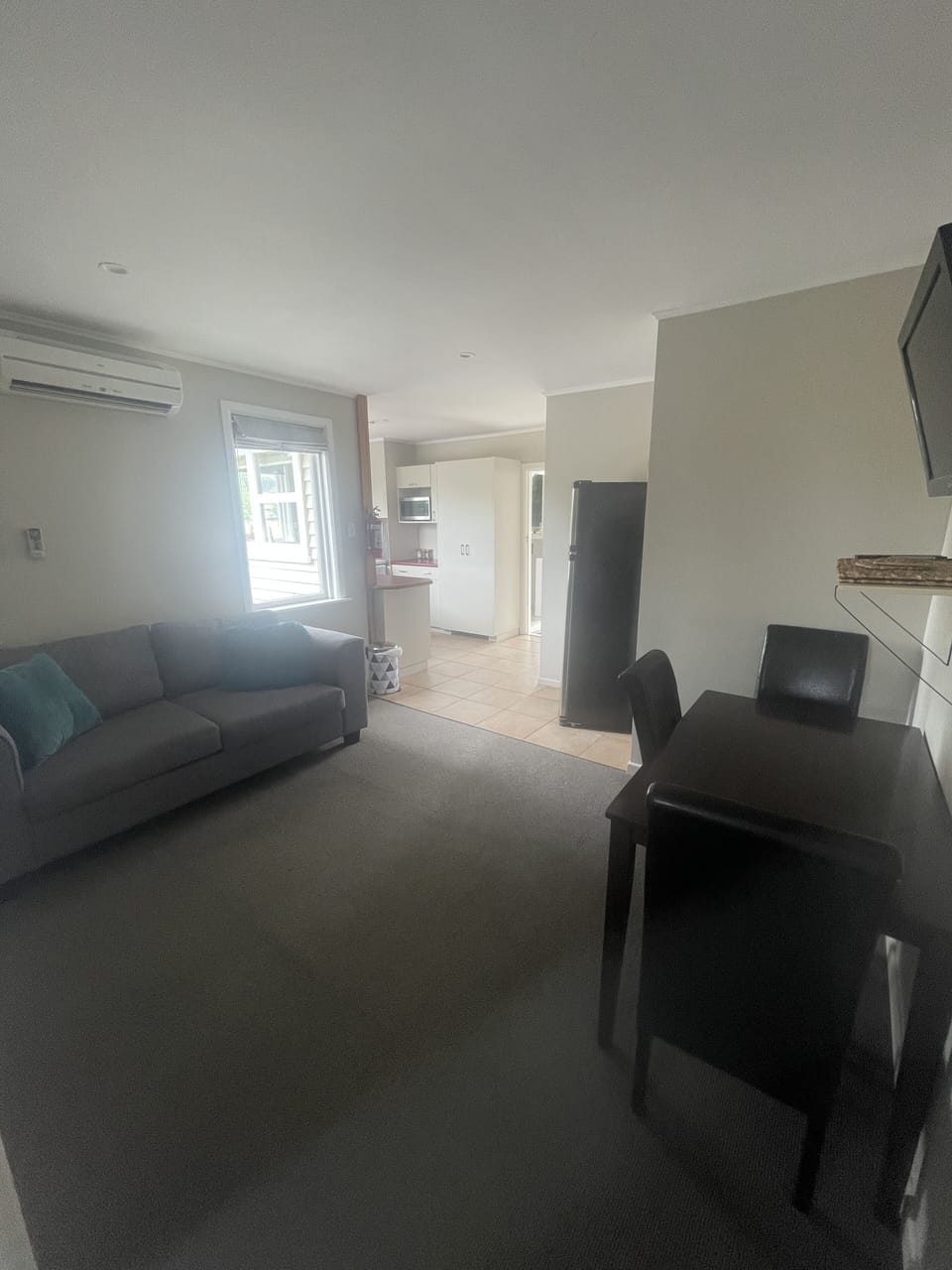 Standard Double Room, 1 King Bed | Living area | Flat-screen TV