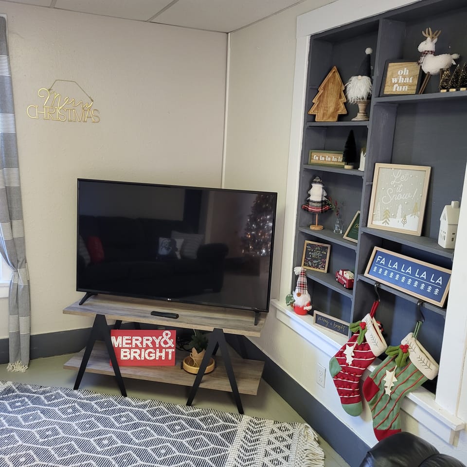 53 in smart TV 