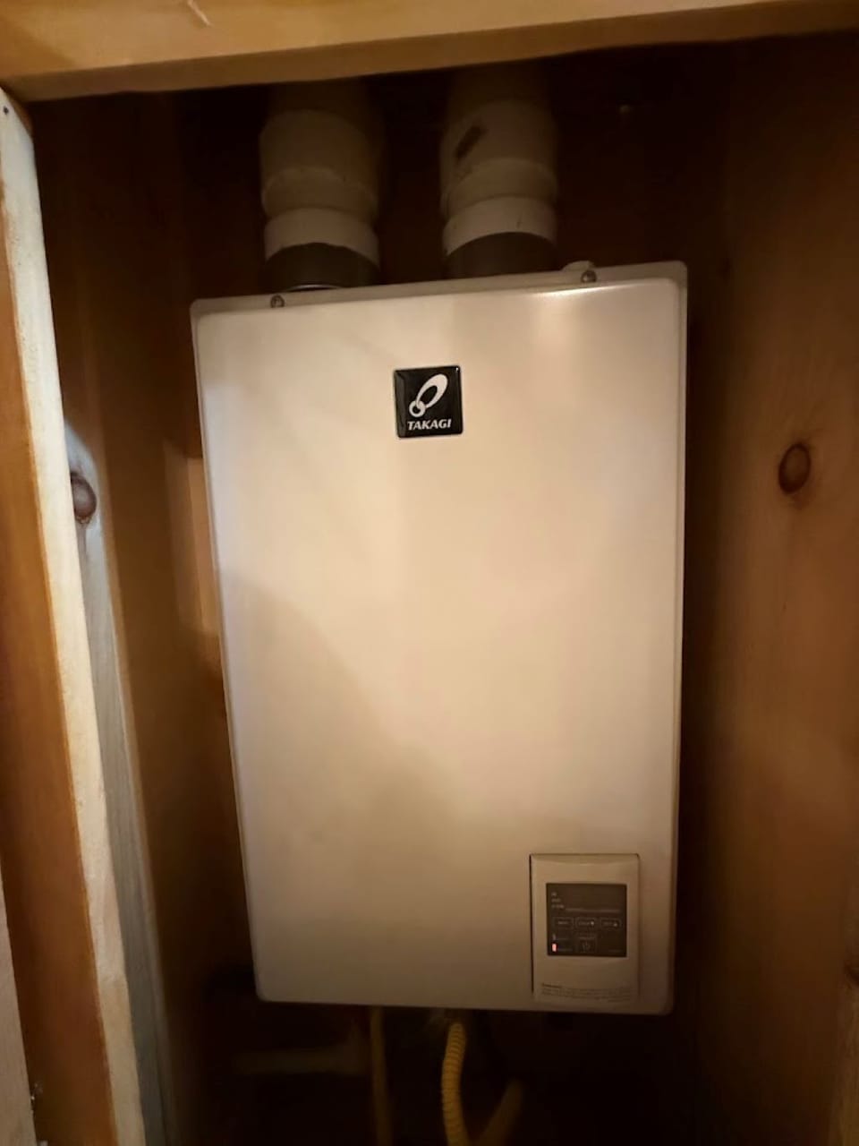 Instant hot water heater