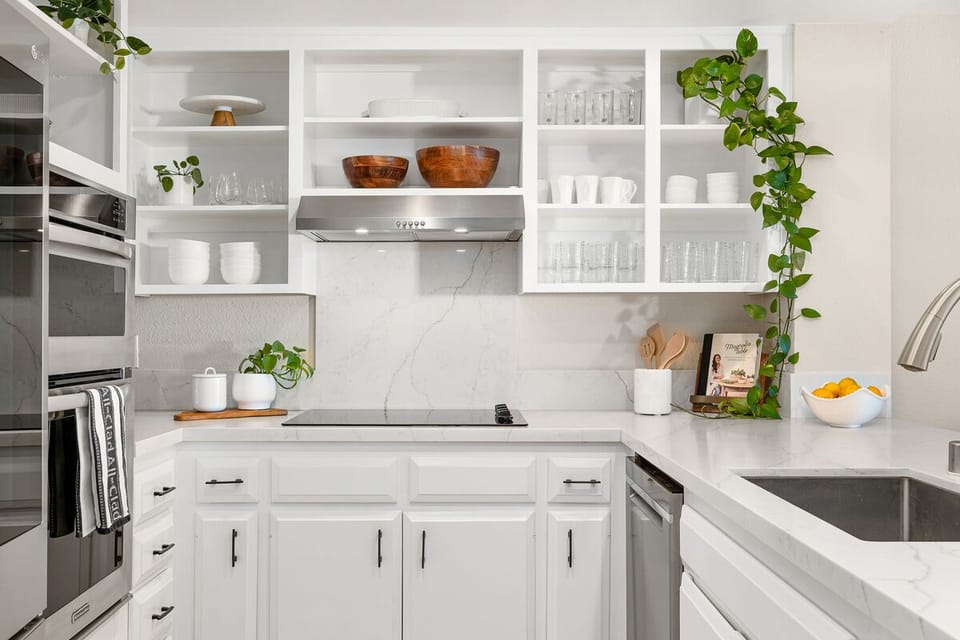 Fully stocked kitchen to cook a quick healthy breakfast or an elaborate dinner.