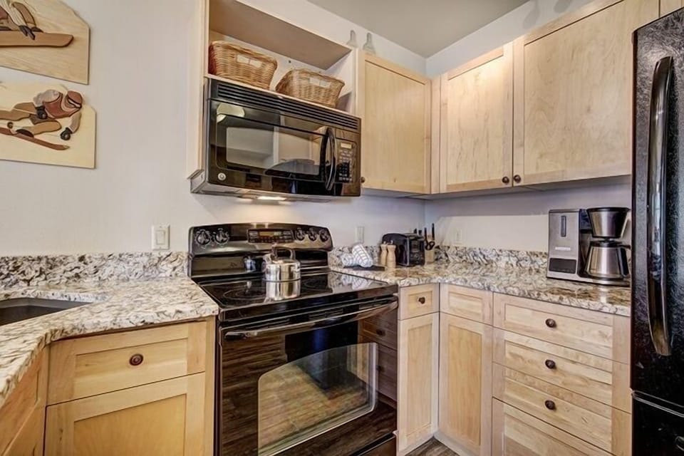 Indoors, Microwave, Oven, Refrigerator, Kitchen