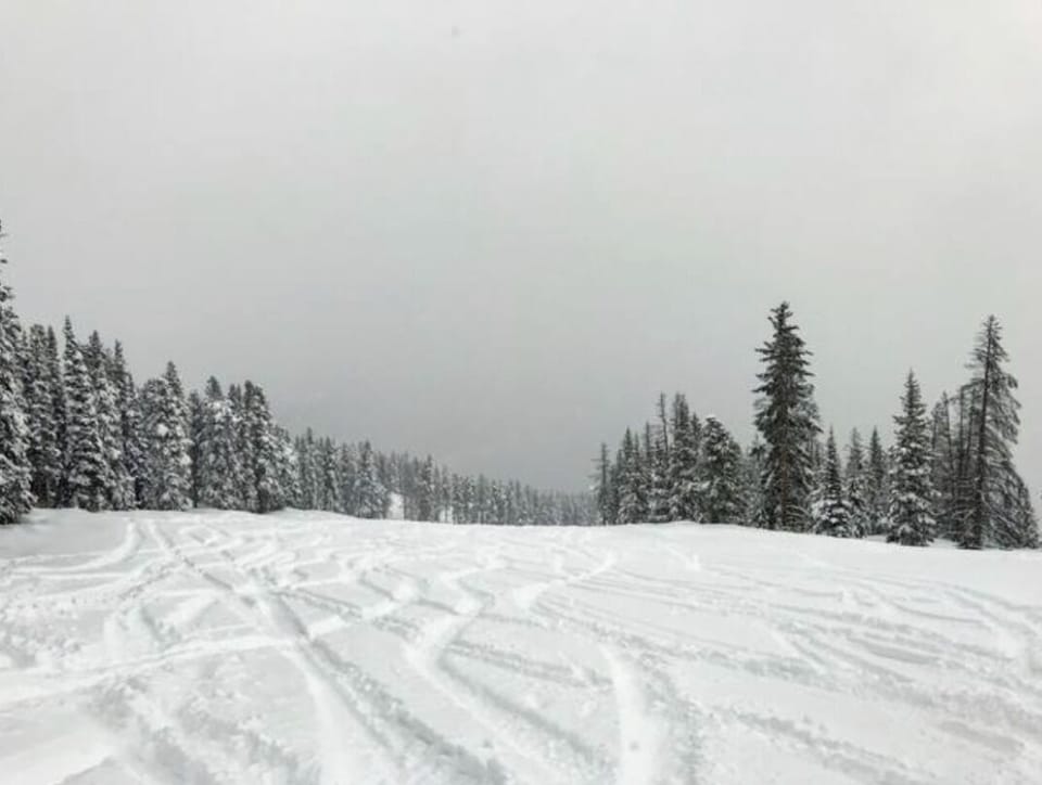 Breckenridge Ski Resort is 35 minutes door to door over Hosier Pass.
