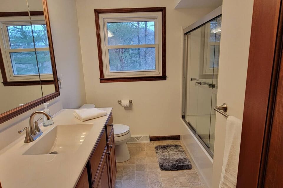 Hallway full bathroom