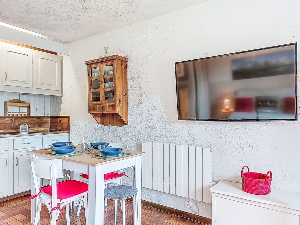 Furniture, Interior Design, Wall, Wood, Room, Flooring, Cabinetry, Floor, Major Appliance, Ceiling