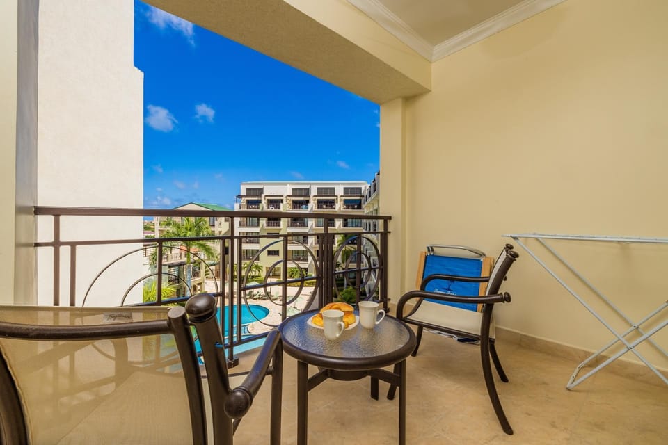 One Bedroom Condo w/ Amazing Views @ LuxuryComplex (9430)
