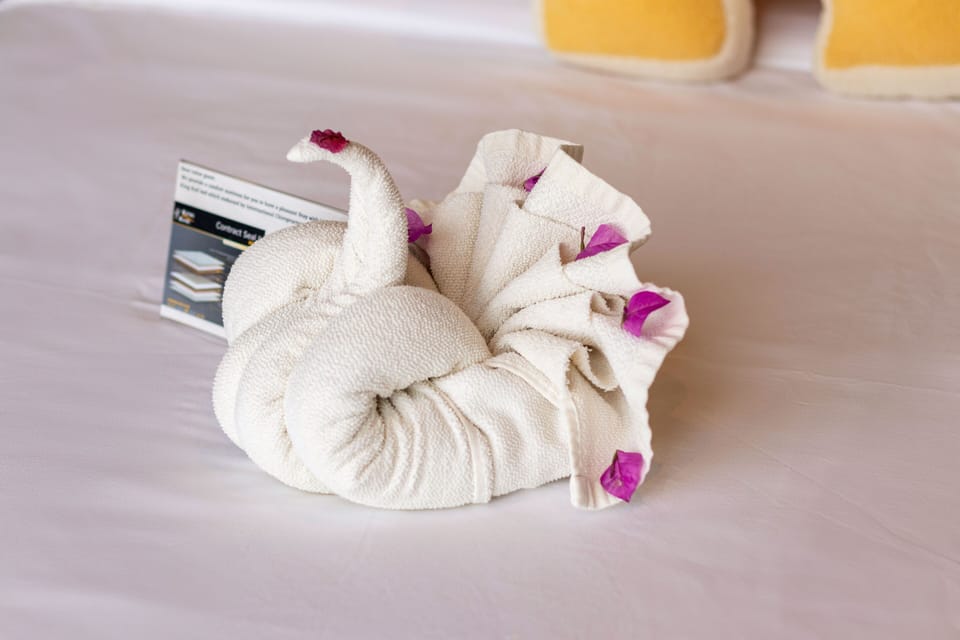 Deluxe Triple Room | Desk, free WiFi, bed sheets