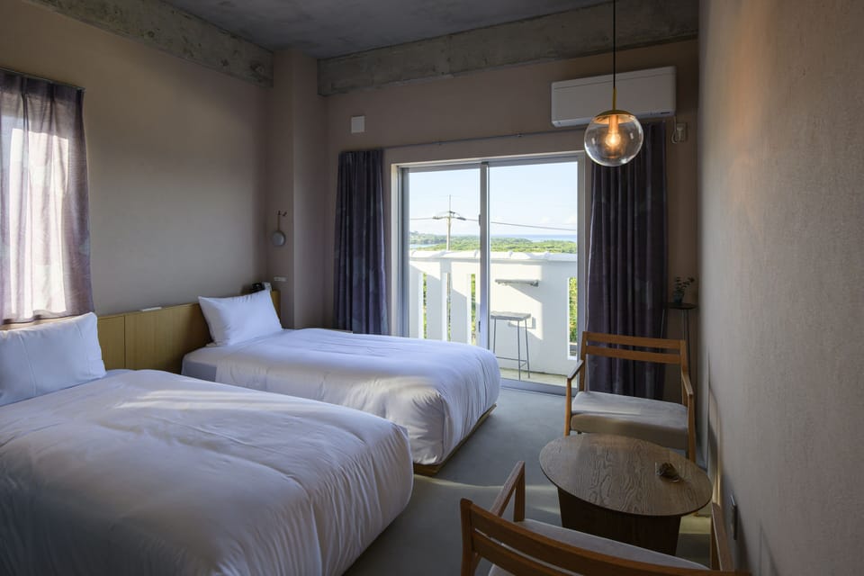 Basic Twin Room | Premium bedding, individually decorated, individually furnished