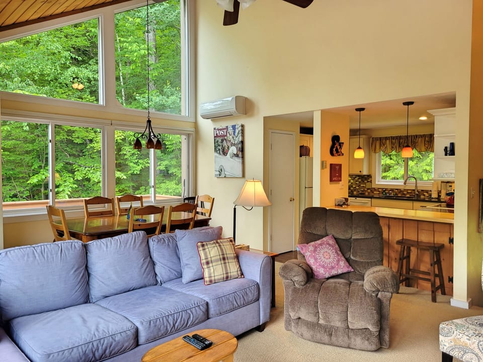 Dining area with AC
