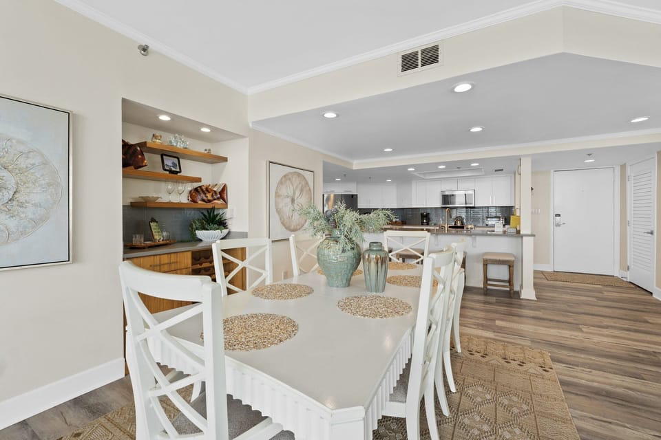 Dining Area - Table seats 6 - Additional Seating at Kitchen Counters.
Professionally Managed by
Breathe Easy Rentals