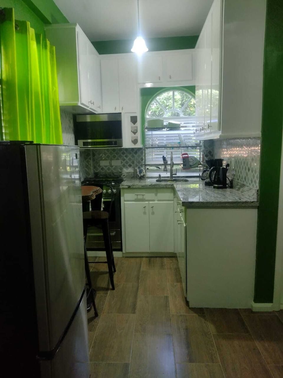 La Bwizan Inn Apt#1-Full Kitchen