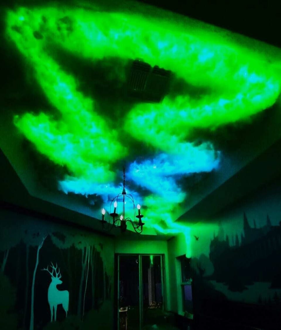 HP Master room -  Lighting bolt ceiling