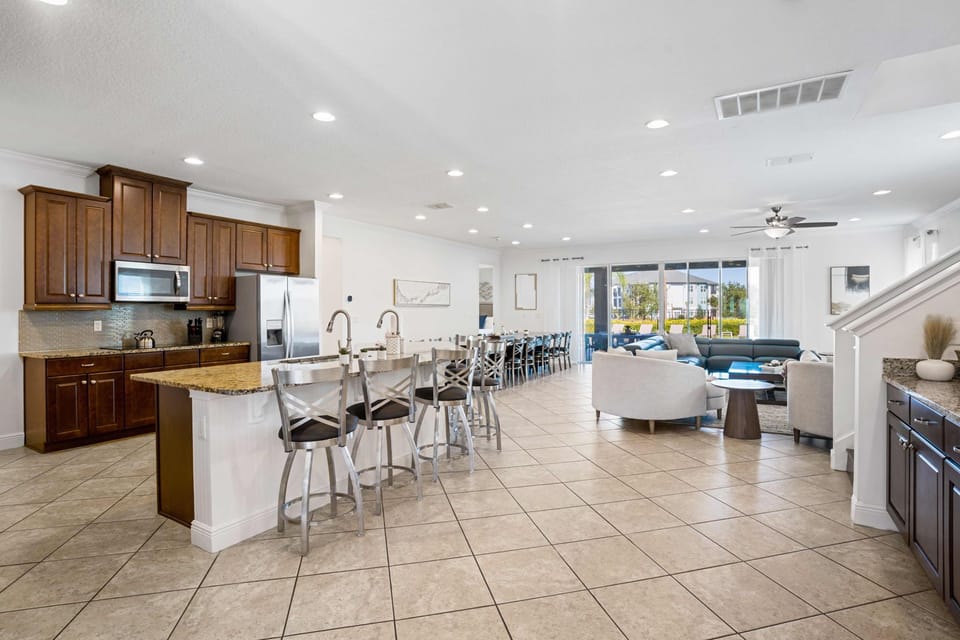 Another view of the expansive dining setup—perfect for large families or group celebrations.
