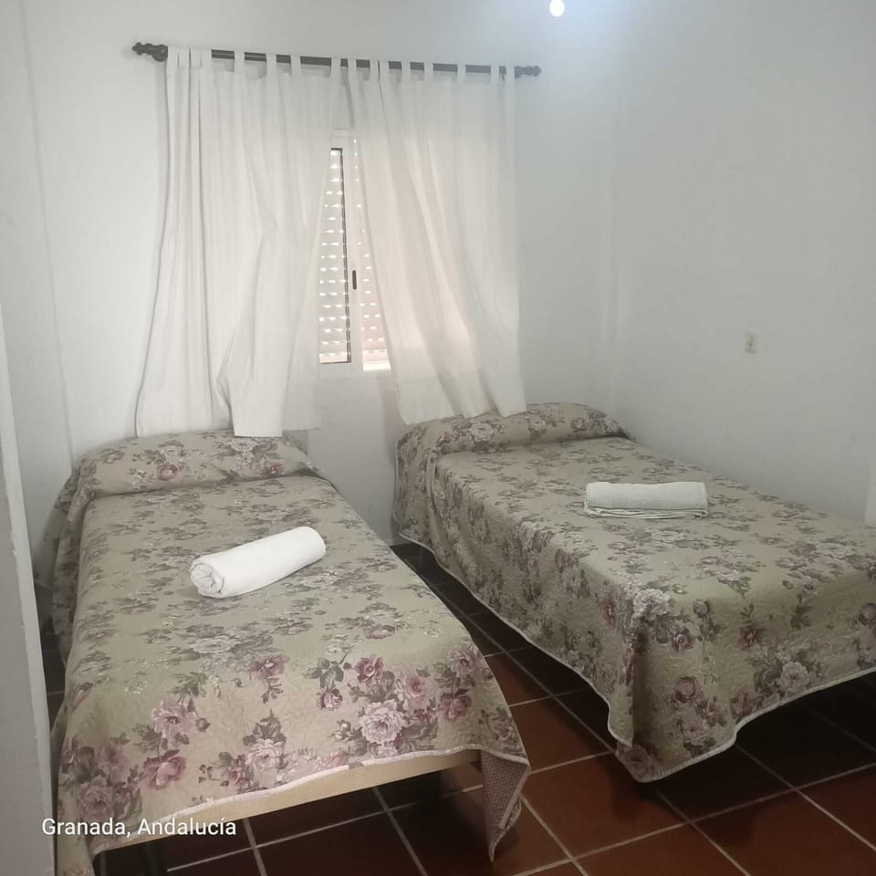 Basic Double Room | Free WiFi, bed sheets