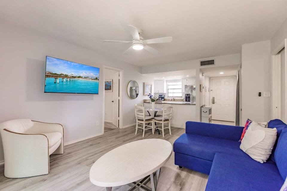 Deluxe Floor plan with Master suite and 2nd bedroom on opposite sides. Both Rooms have their own ensuites & walk-in closets.
