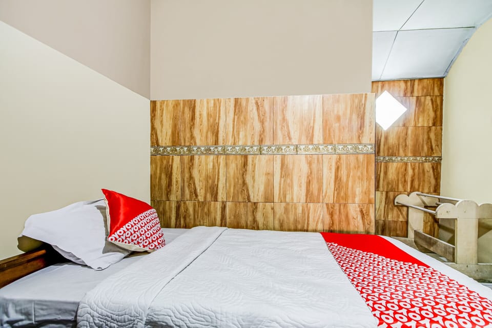 Deluxe Double Room | Free WiFi, bed sheets