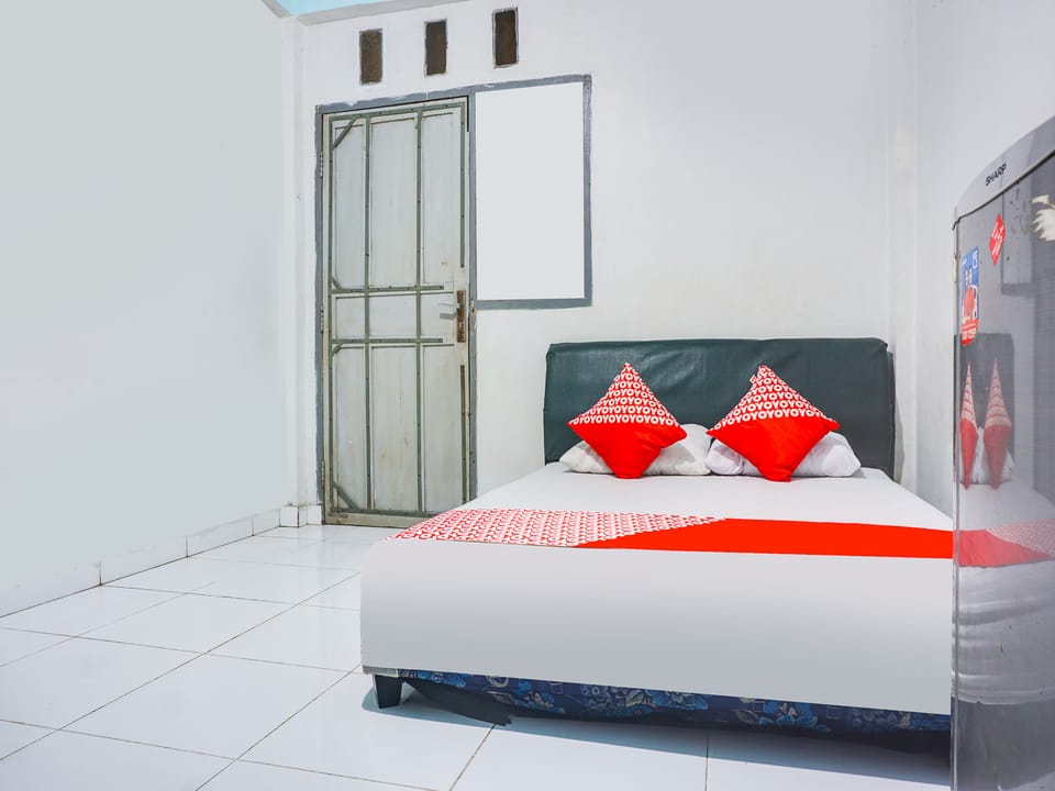 Standard Double Room | WiFi (free), bed sheets