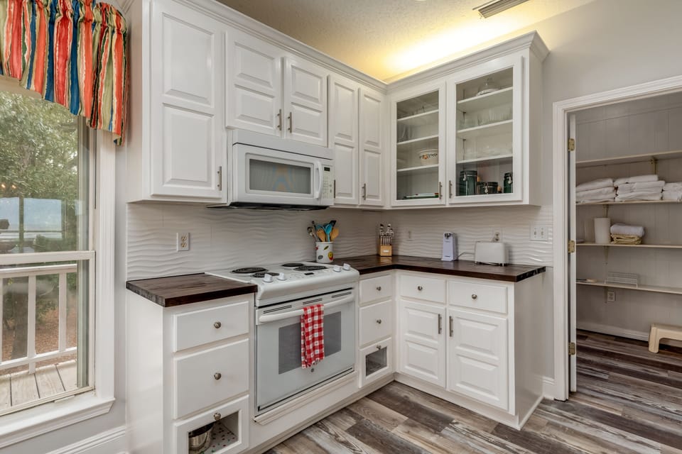 Kitchen Screamin Kitchen Beach House